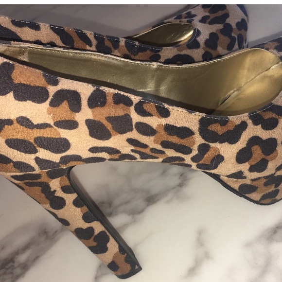 Leopard Platform High Heels - Picture 3 of 7